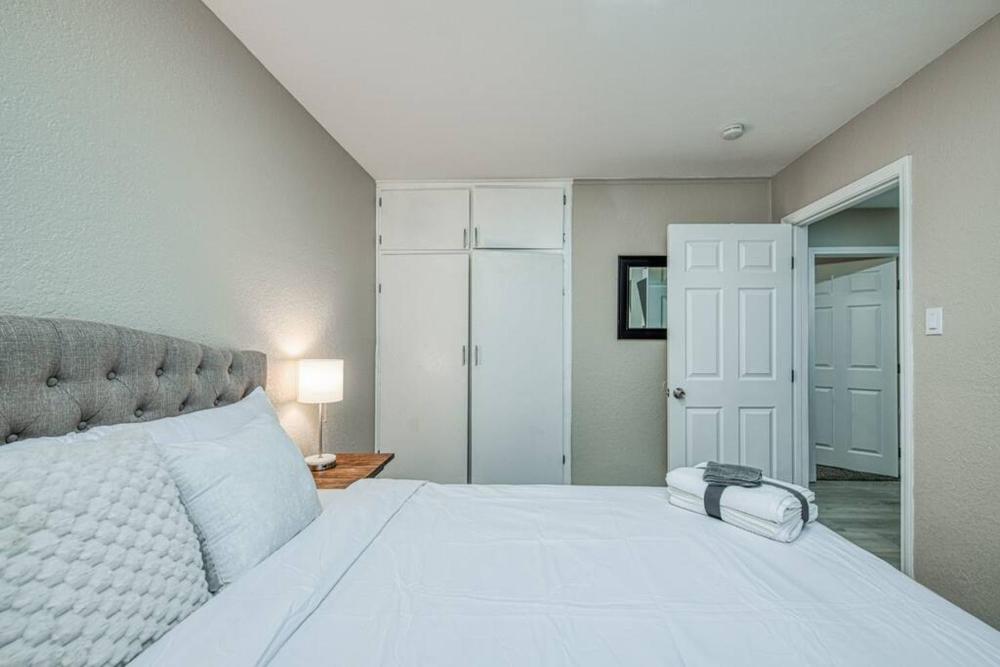 Fun City Haven Spacious Retreat in Fresno